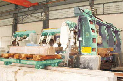 Hualong Stone Machinery Ganite Kerbstone HLSQ3-2600 için 3 Diskli Bordür Taş Kesme Makinesi